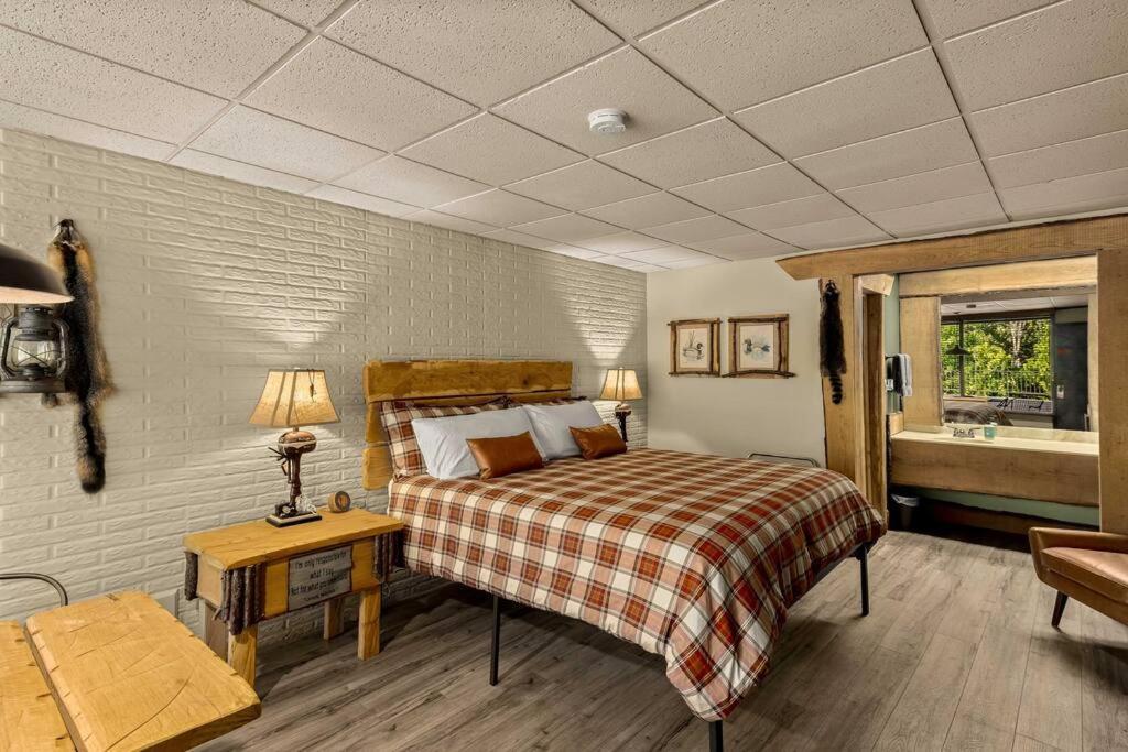 Stonegate Lodge Bed, Wifi, 50In Roku Tv, Salt Water Pool Room #109 Eureka Springs Zewnętrze zdjęcie